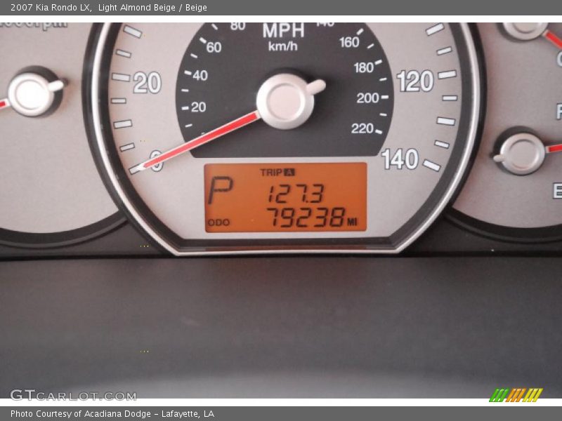 Light Almond Beige / Beige 2007 Kia Rondo LX
