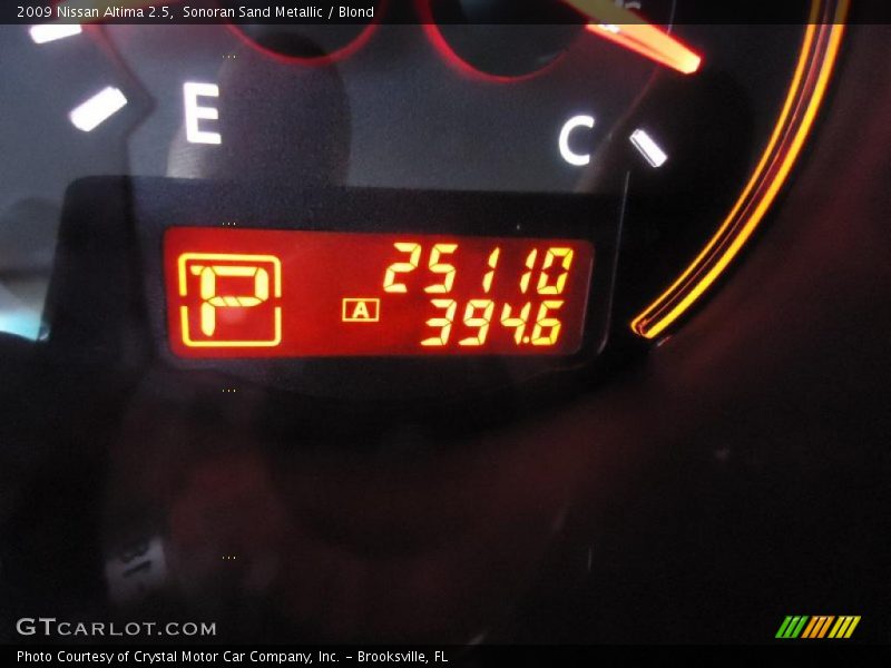Sonoran Sand Metallic / Blond 2009 Nissan Altima 2.5