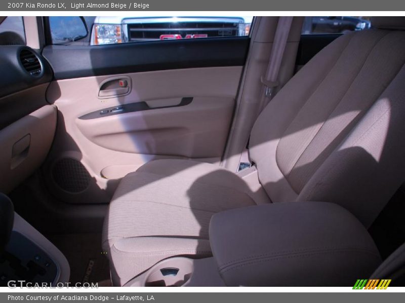 Light Almond Beige / Beige 2007 Kia Rondo LX