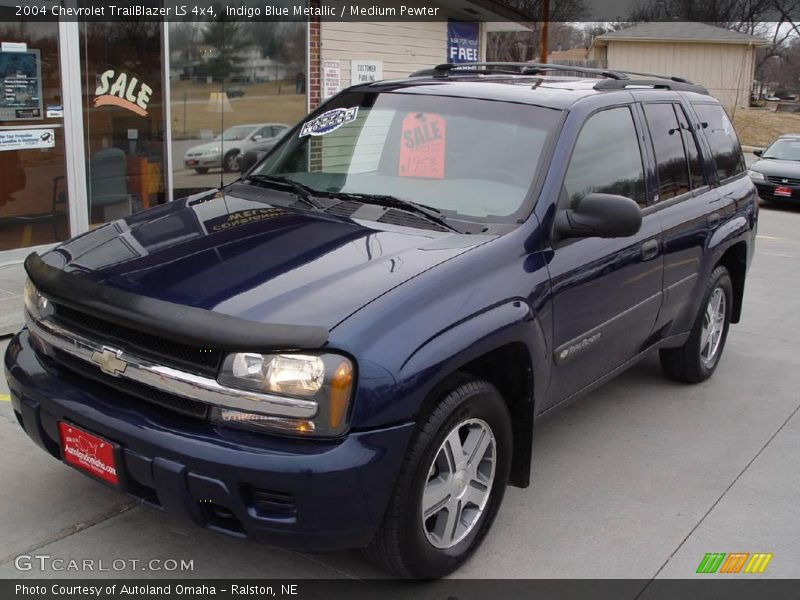 Indigo Blue Metallic / Medium Pewter 2004 Chevrolet TrailBlazer LS 4x4