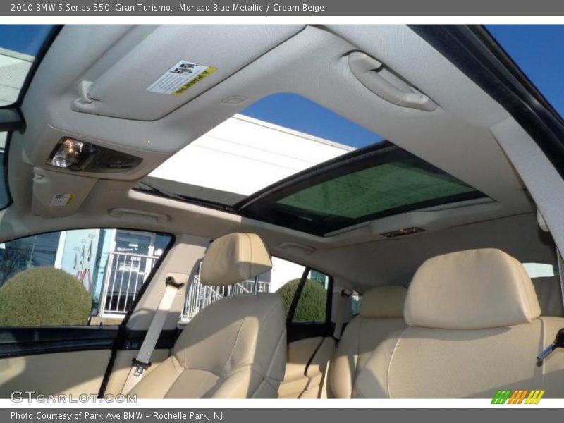 Sunroof of 2010 5 Series 550i Gran Turismo