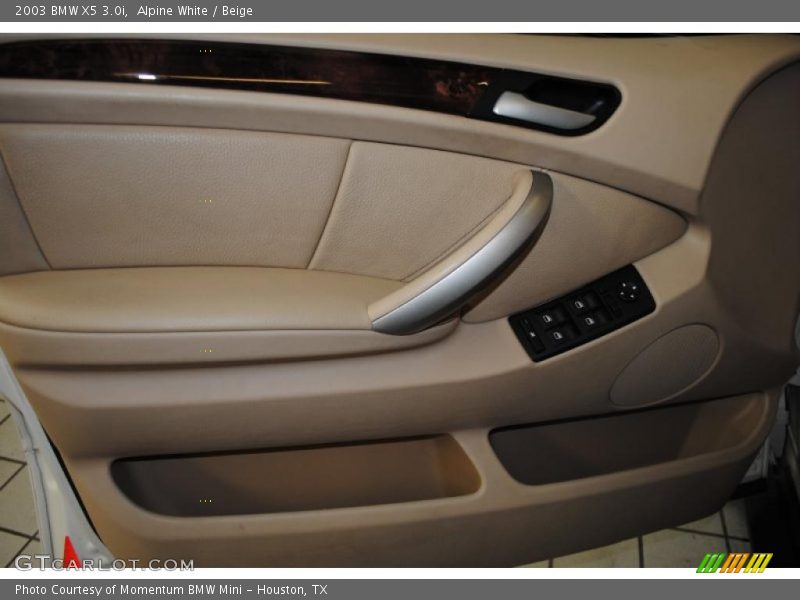 Alpine White / Beige 2003 BMW X5 3.0i