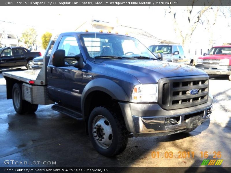 Medium Wedgewood Blue Metallic / Medium Flint 2005 Ford F550 Super Duty XL Regular Cab Chassis