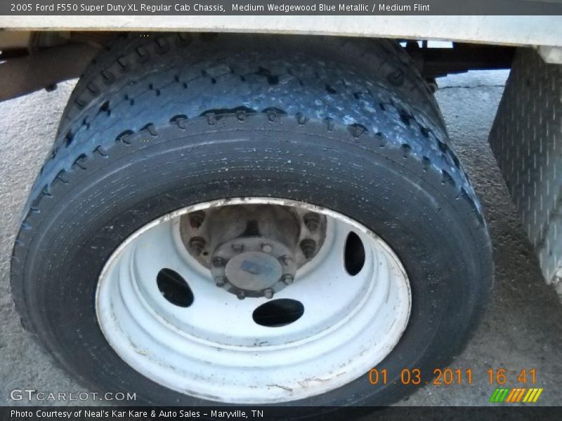 Medium Wedgewood Blue Metallic / Medium Flint 2005 Ford F550 Super Duty XL Regular Cab Chassis