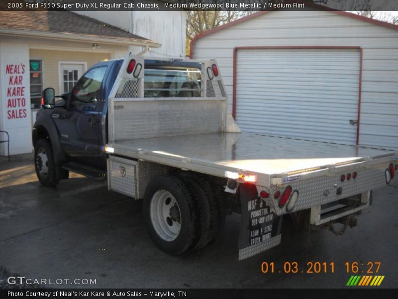 Medium Wedgewood Blue Metallic / Medium Flint 2005 Ford F550 Super Duty XL Regular Cab Chassis