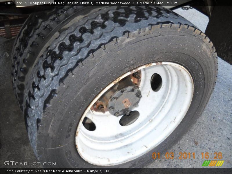 Medium Wedgewood Blue Metallic / Medium Flint 2005 Ford F550 Super Duty XL Regular Cab Chassis