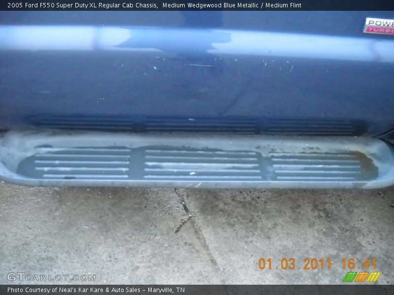 Medium Wedgewood Blue Metallic / Medium Flint 2005 Ford F550 Super Duty XL Regular Cab Chassis