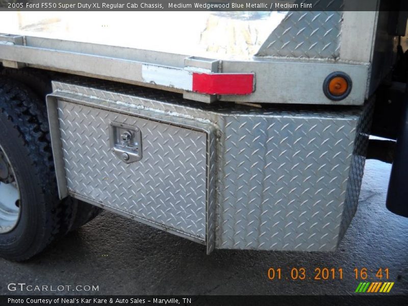 Medium Wedgewood Blue Metallic / Medium Flint 2005 Ford F550 Super Duty XL Regular Cab Chassis
