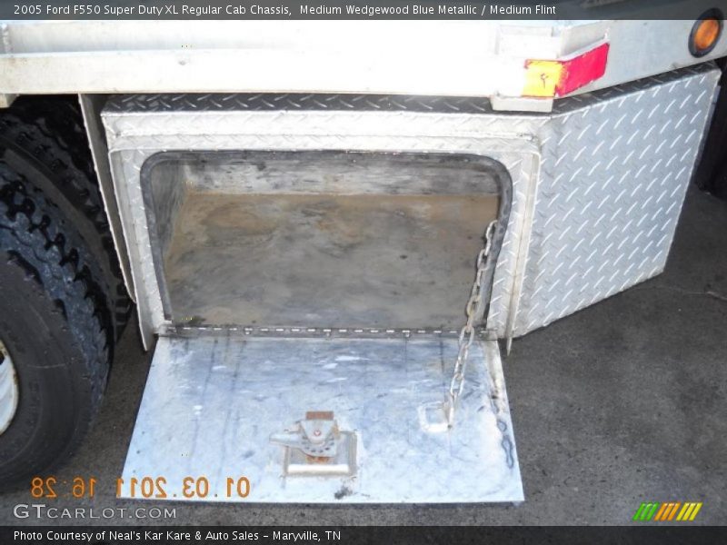 Medium Wedgewood Blue Metallic / Medium Flint 2005 Ford F550 Super Duty XL Regular Cab Chassis