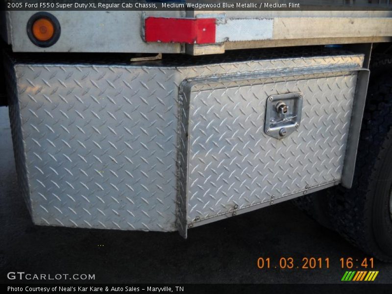 Medium Wedgewood Blue Metallic / Medium Flint 2005 Ford F550 Super Duty XL Regular Cab Chassis