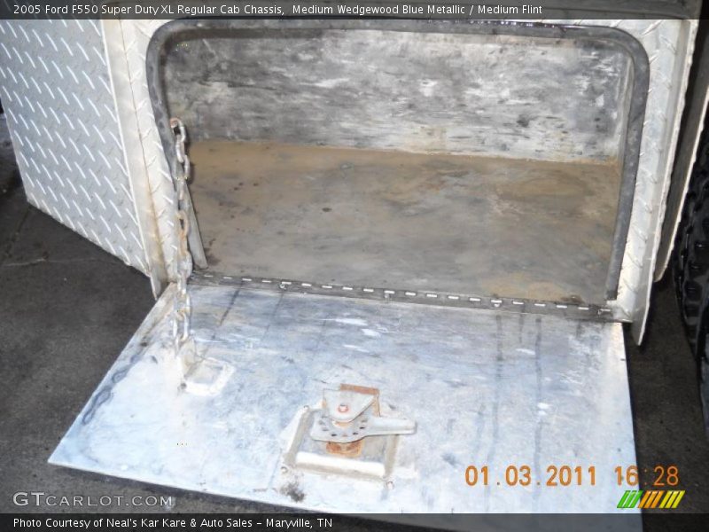Medium Wedgewood Blue Metallic / Medium Flint 2005 Ford F550 Super Duty XL Regular Cab Chassis