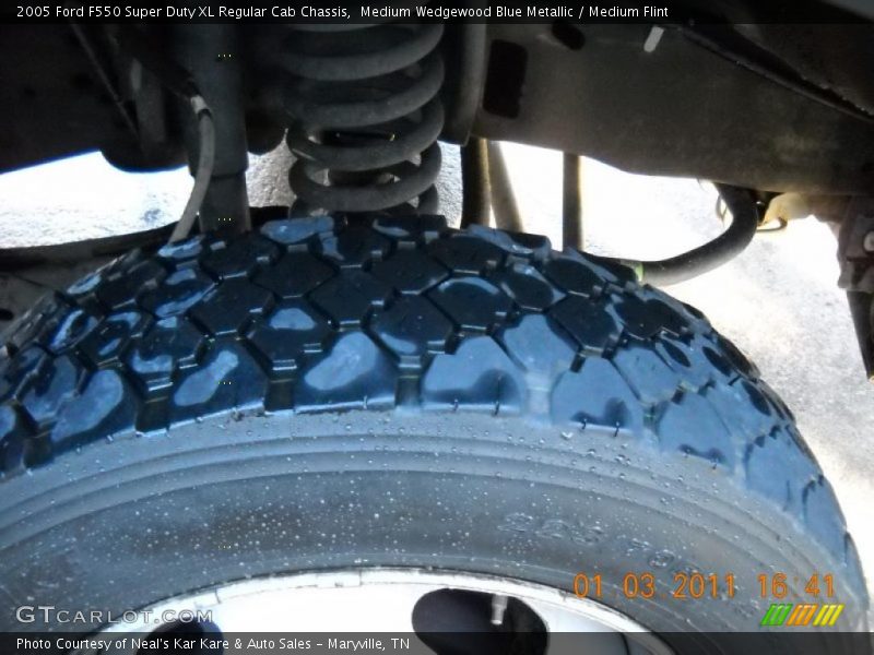 Medium Wedgewood Blue Metallic / Medium Flint 2005 Ford F550 Super Duty XL Regular Cab Chassis