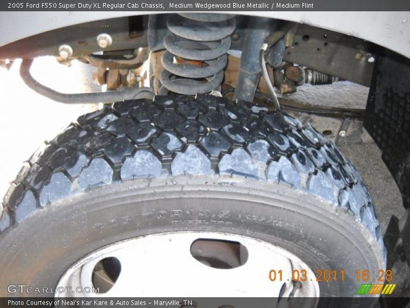 Medium Wedgewood Blue Metallic / Medium Flint 2005 Ford F550 Super Duty XL Regular Cab Chassis