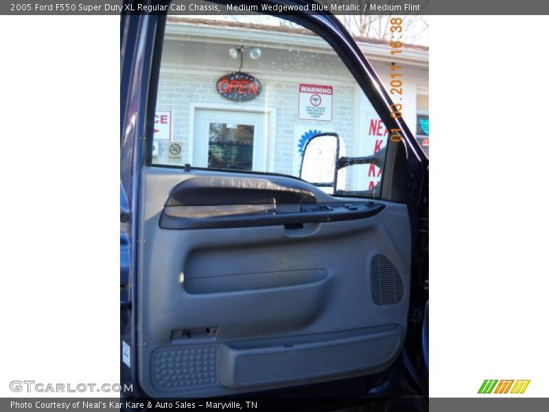 Medium Wedgewood Blue Metallic / Medium Flint 2005 Ford F550 Super Duty XL Regular Cab Chassis