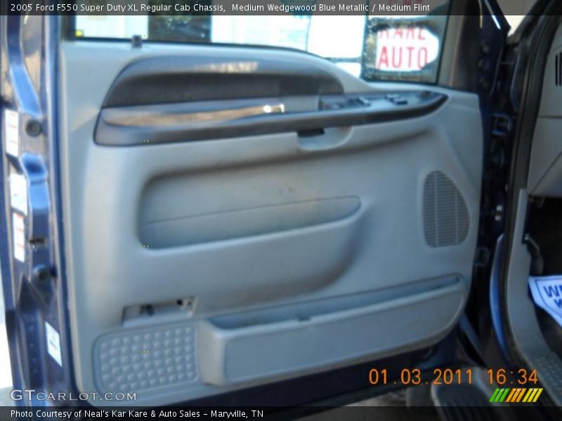 Medium Wedgewood Blue Metallic / Medium Flint 2005 Ford F550 Super Duty XL Regular Cab Chassis