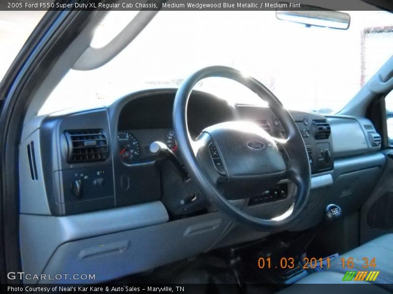 Medium Wedgewood Blue Metallic / Medium Flint 2005 Ford F550 Super Duty XL Regular Cab Chassis