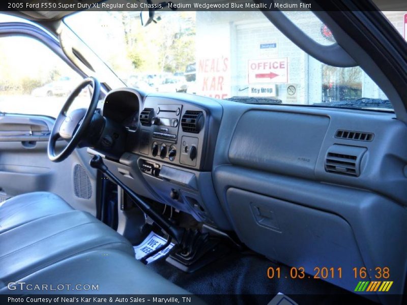 Medium Wedgewood Blue Metallic / Medium Flint 2005 Ford F550 Super Duty XL Regular Cab Chassis