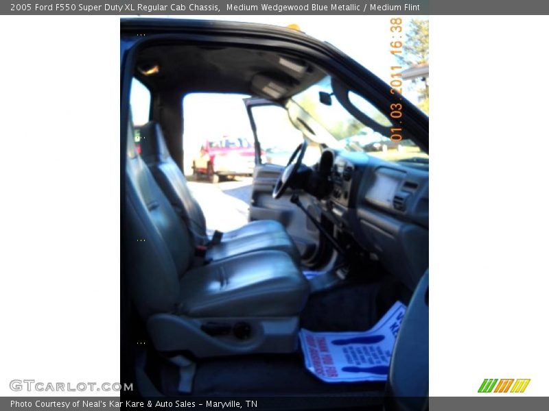 Medium Wedgewood Blue Metallic / Medium Flint 2005 Ford F550 Super Duty XL Regular Cab Chassis