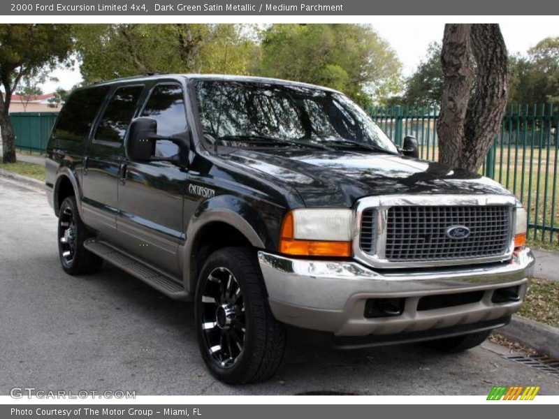 Front 3/4 View of 2000 Excursion Limited 4x4