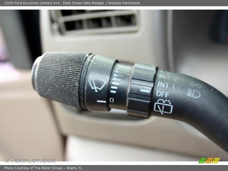 Controls of 2000 Excursion Limited 4x4