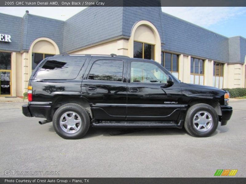 Onyx Black / Stone Gray 2005 GMC Yukon Denali AWD