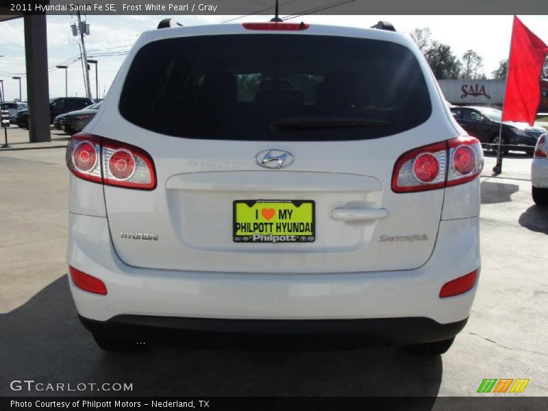 Frost White Pearl / Gray 2011 Hyundai Santa Fe SE