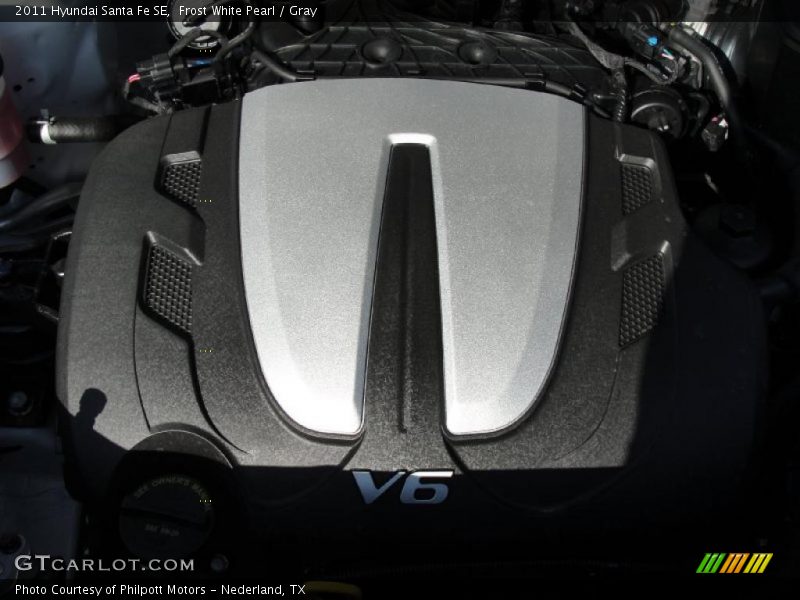 Frost White Pearl / Gray 2011 Hyundai Santa Fe SE