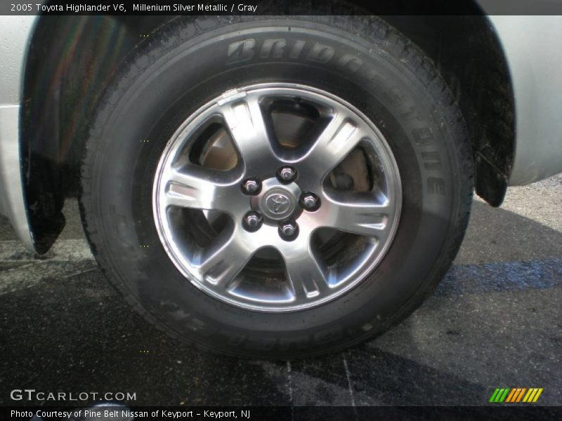 Millenium Silver Metallic / Gray 2005 Toyota Highlander V6