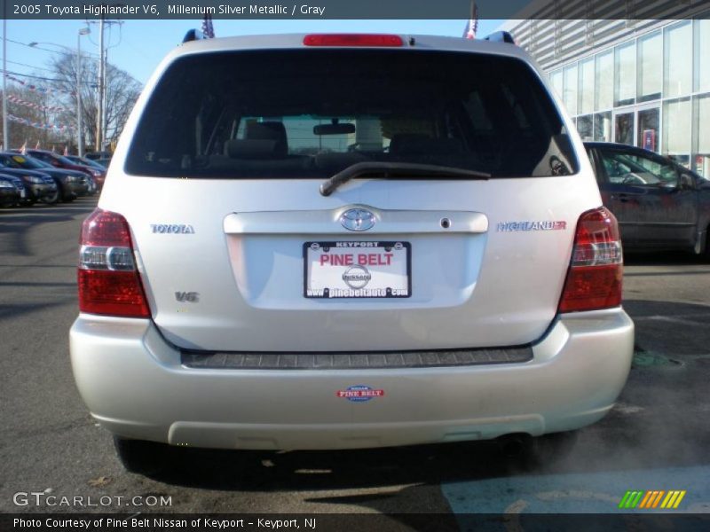 Millenium Silver Metallic / Gray 2005 Toyota Highlander V6