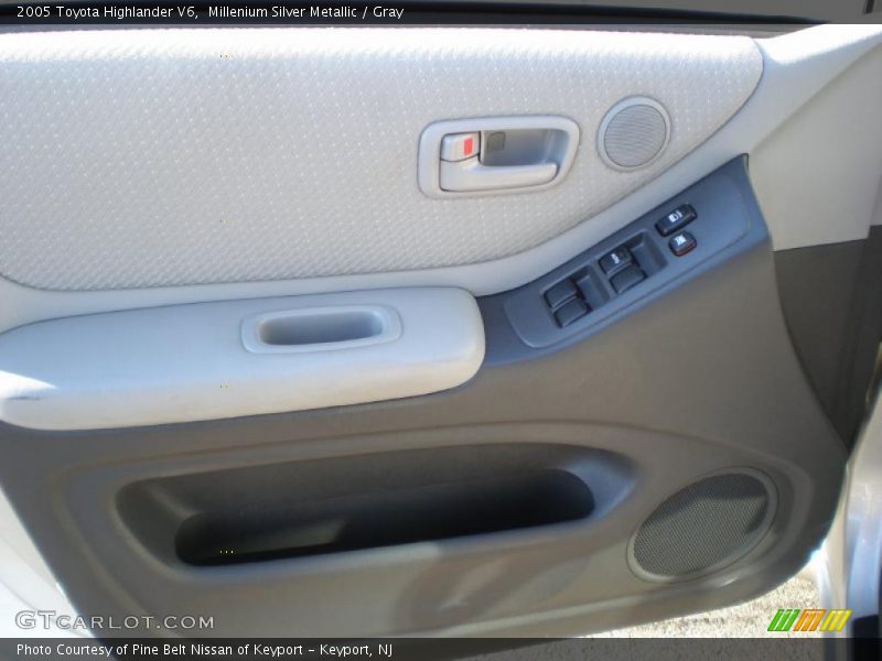Millenium Silver Metallic / Gray 2005 Toyota Highlander V6