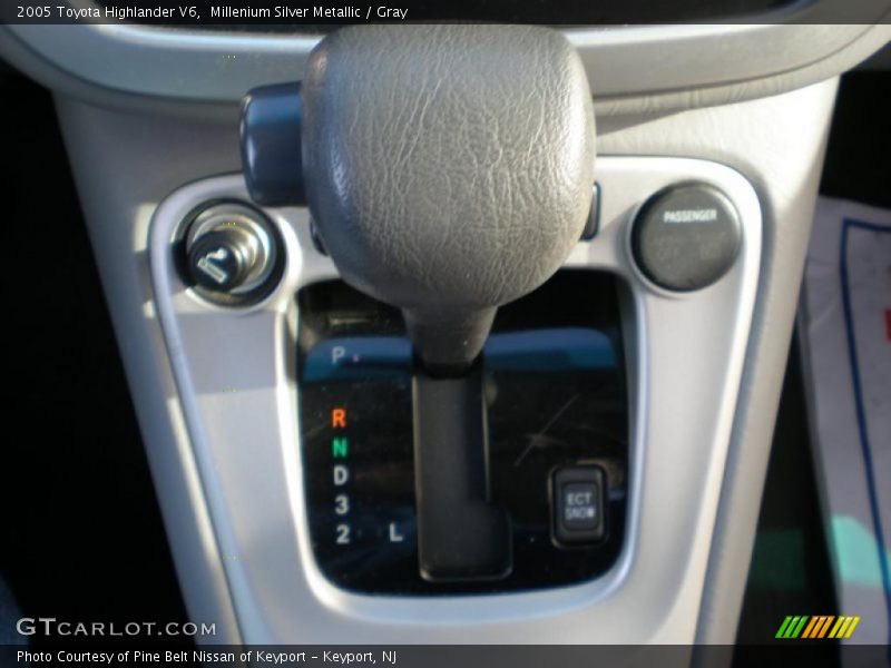 Millenium Silver Metallic / Gray 2005 Toyota Highlander V6