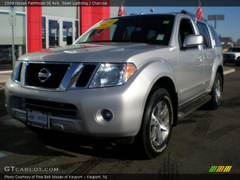 Silver Lightning / Charcoal 2009 Nissan Pathfinder SE 4x4