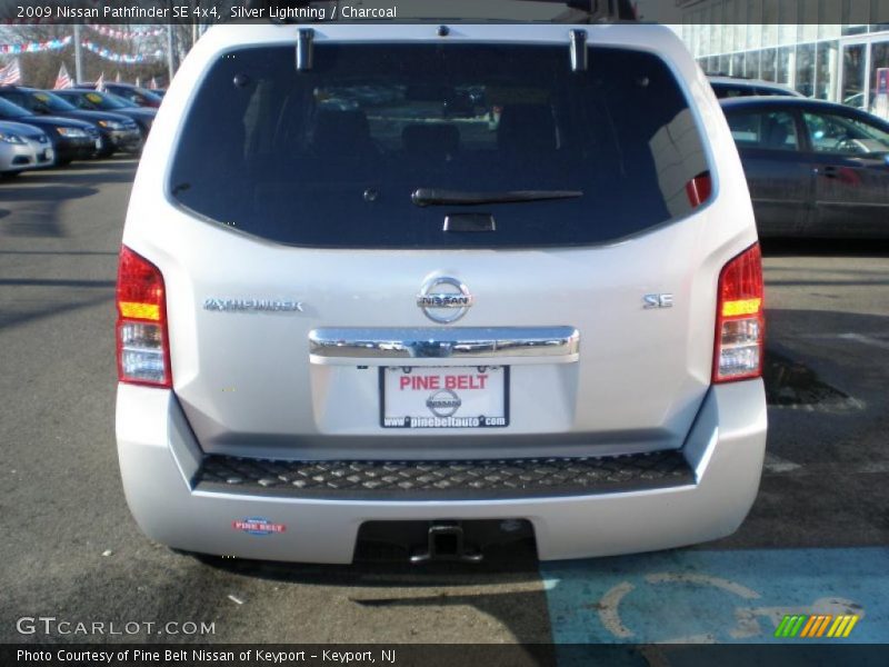 Silver Lightning / Charcoal 2009 Nissan Pathfinder SE 4x4