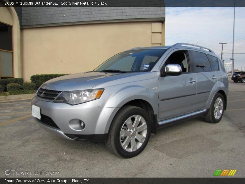 Front 3/4 View of 2009 Outlander SE