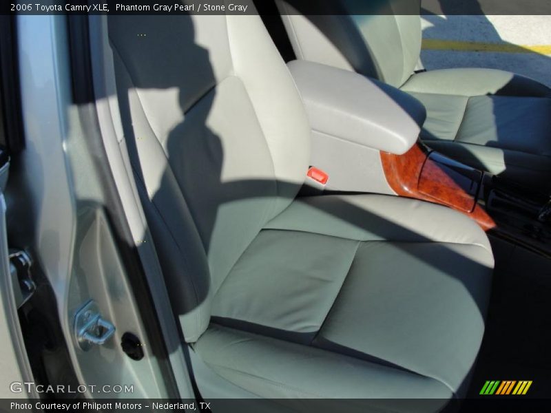 Phantom Gray Pearl / Stone Gray 2006 Toyota Camry XLE