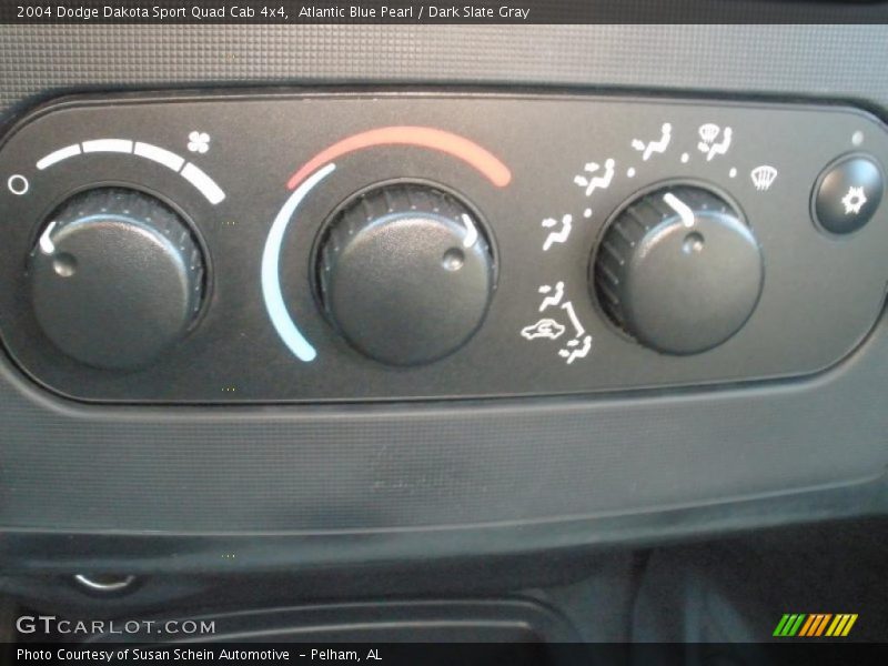 Atlantic Blue Pearl / Dark Slate Gray 2004 Dodge Dakota Sport Quad Cab 4x4