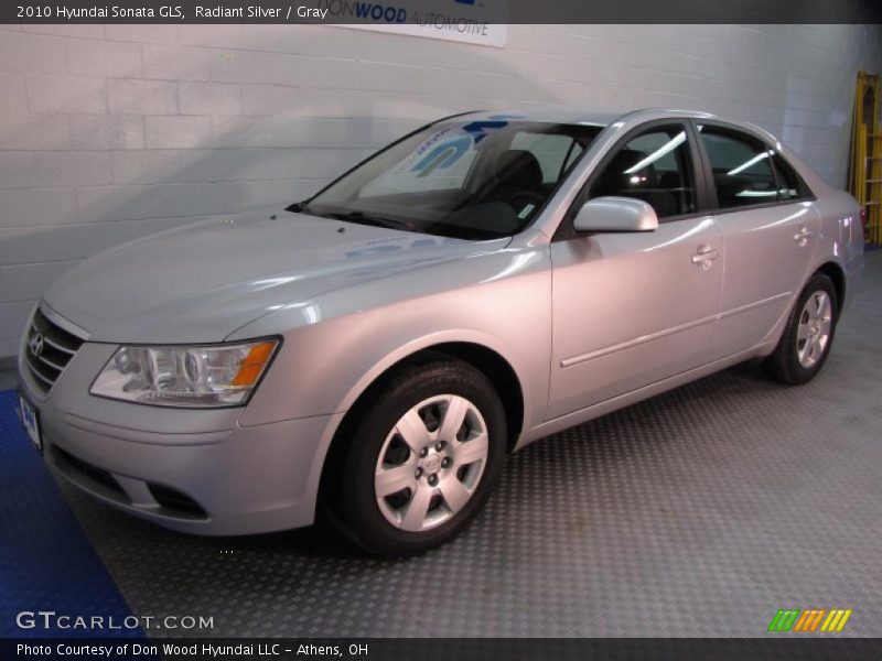 Radiant Silver / Gray 2010 Hyundai Sonata GLS