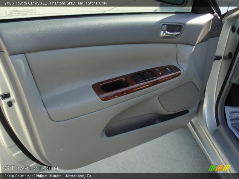 Phantom Gray Pearl / Stone Gray 2006 Toyota Camry XLE