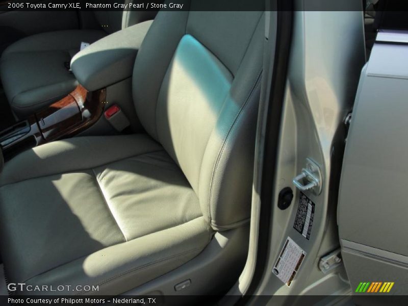 Phantom Gray Pearl / Stone Gray 2006 Toyota Camry XLE