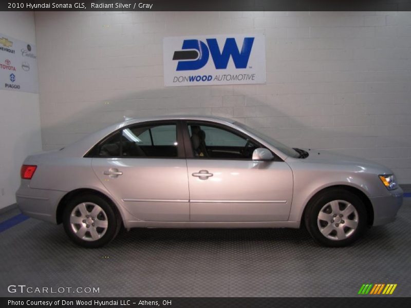Radiant Silver / Gray 2010 Hyundai Sonata GLS
