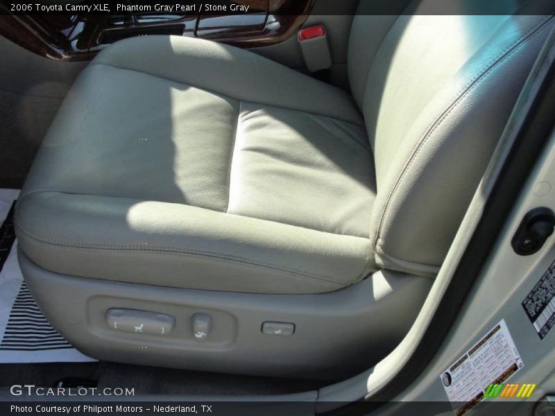 Phantom Gray Pearl / Stone Gray 2006 Toyota Camry XLE