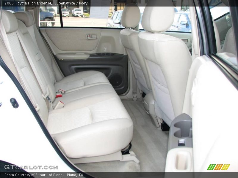Super White / Ivory 2005 Toyota Highlander I4