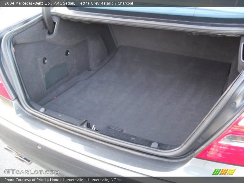  2004 E 55 AMG Sedan Trunk