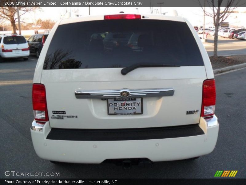 Cool Vanilla / Dark Slate Gray/Light Slate Gray 2008 Chrysler Aspen Limited