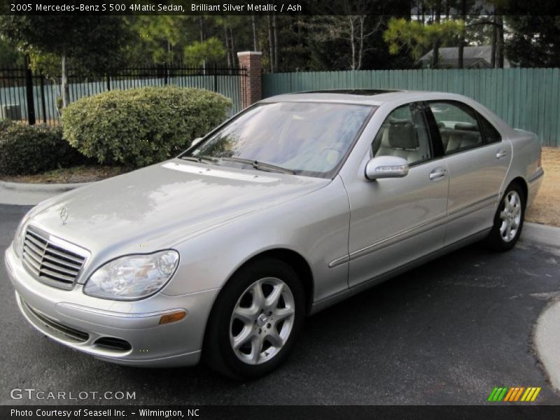 Front 3/4 View of 2005 S 500 4Matic Sedan