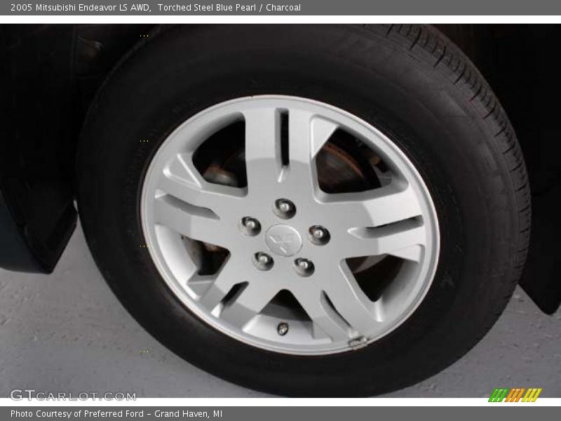  2005 Endeavor LS AWD Wheel