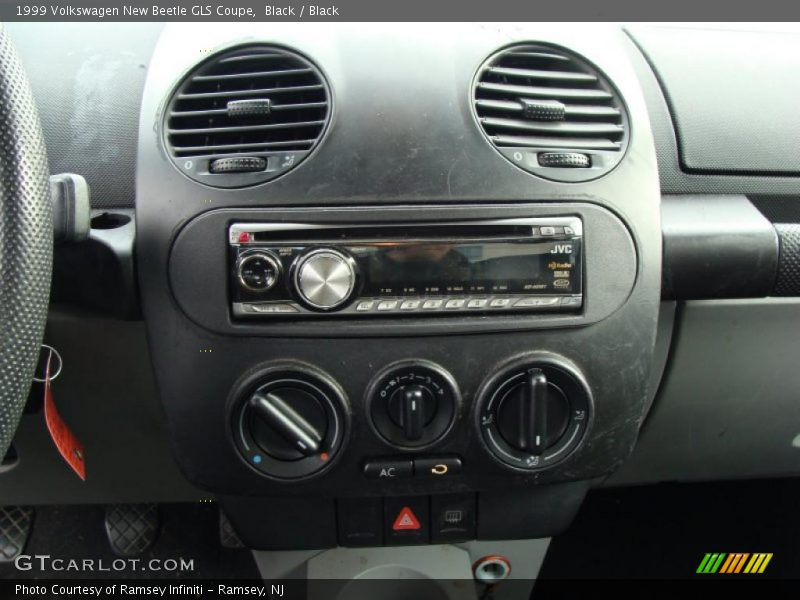 Black / Black 1999 Volkswagen New Beetle GLS Coupe