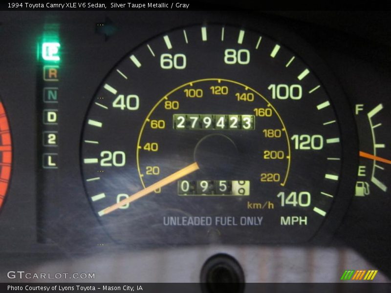 Silver Taupe Metallic / Gray 1994 Toyota Camry XLE V6 Sedan