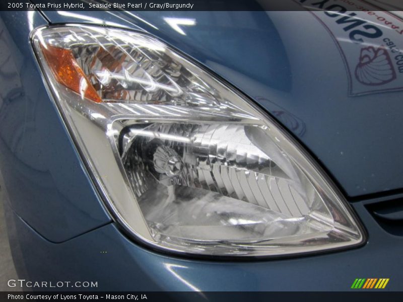 Seaside Blue Pearl / Gray/Burgundy 2005 Toyota Prius Hybrid