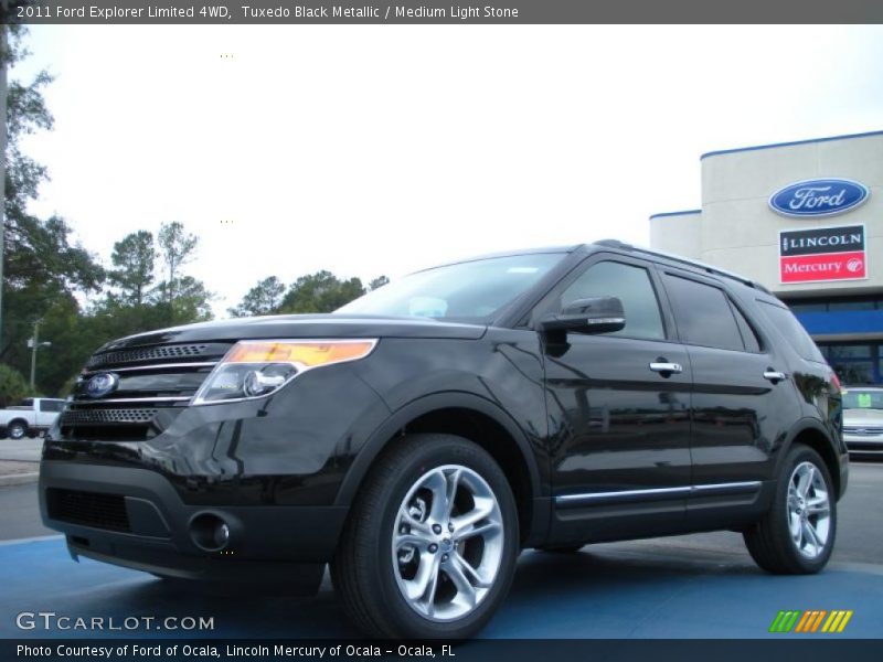 Front 3/4 View of 2011 Explorer Limited 4WD